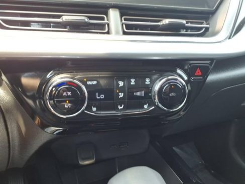 Used 2025 Chevrolet Trax LT w/ Driver Confidence Package FWD image 19