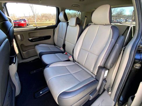 Used 2017 Kia Sedona EX image 21