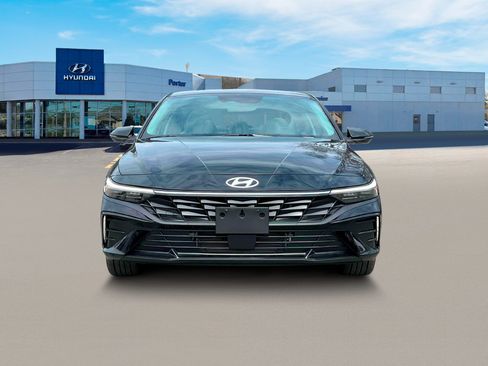 New 2025 Hyundai Elantra Limited image 12