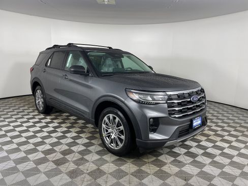 New 2026 Ford Explorer Active w/ Active Comfort Package image 7