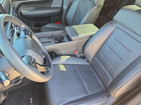 Used 2024 Hyundai Santa Fe Calligraphy FWD image 16