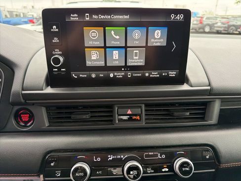 Used 2025 Honda Pilot TrailSport image 29