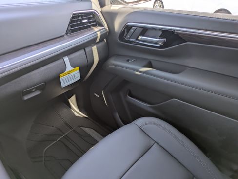 New 2026 Chevrolet Suburban LT w/ Comfort Package RWD image 13