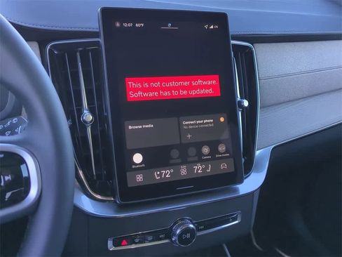 New 2026 Volvo XC90 B6 Plus w/ Protection Package Premier image 27