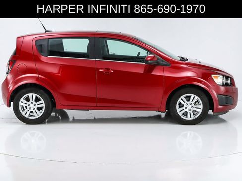 Used 2014 Chevrolet Sonic LT w/ Fun and Sun Package FWD image 11