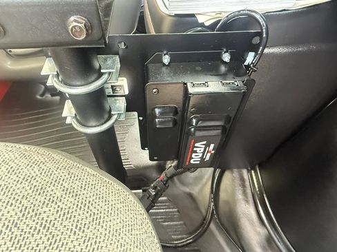 Used 2021 Chevrolet Express 2500 RWD image 22