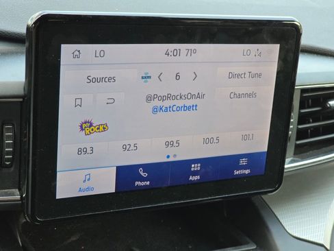 Used 2020 Ford Explorer XLT w/ Equipment Group 202A image 8