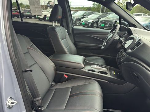 Used 2024 Honda Passport TrailSport image 11