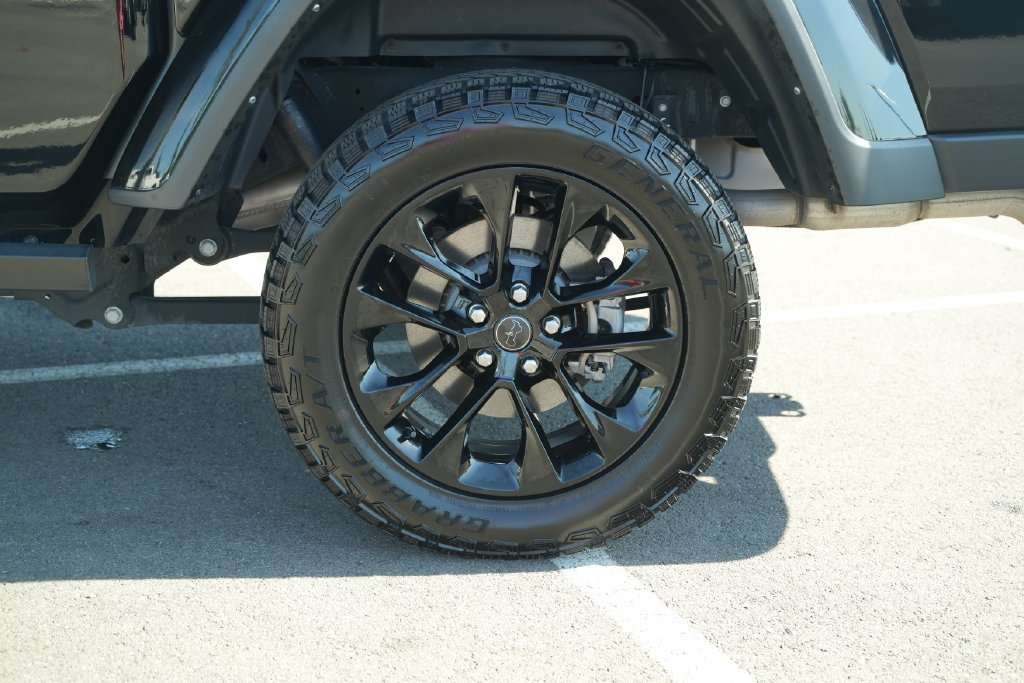 Used 2024 Jeep Gladiator Sport AWD/4WD image 47
