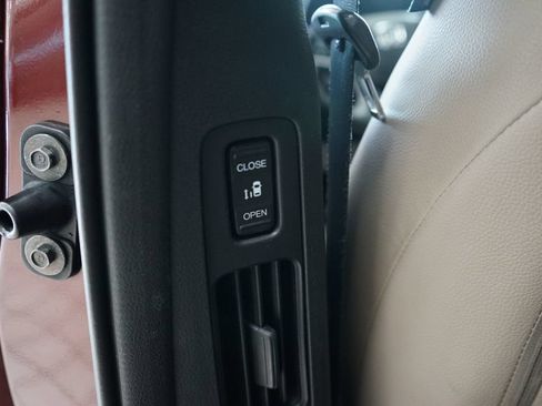 Used 2018 Honda Odyssey Elite image 51