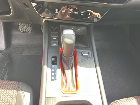 New 2026 Nissan Kicks SR FWD image 19