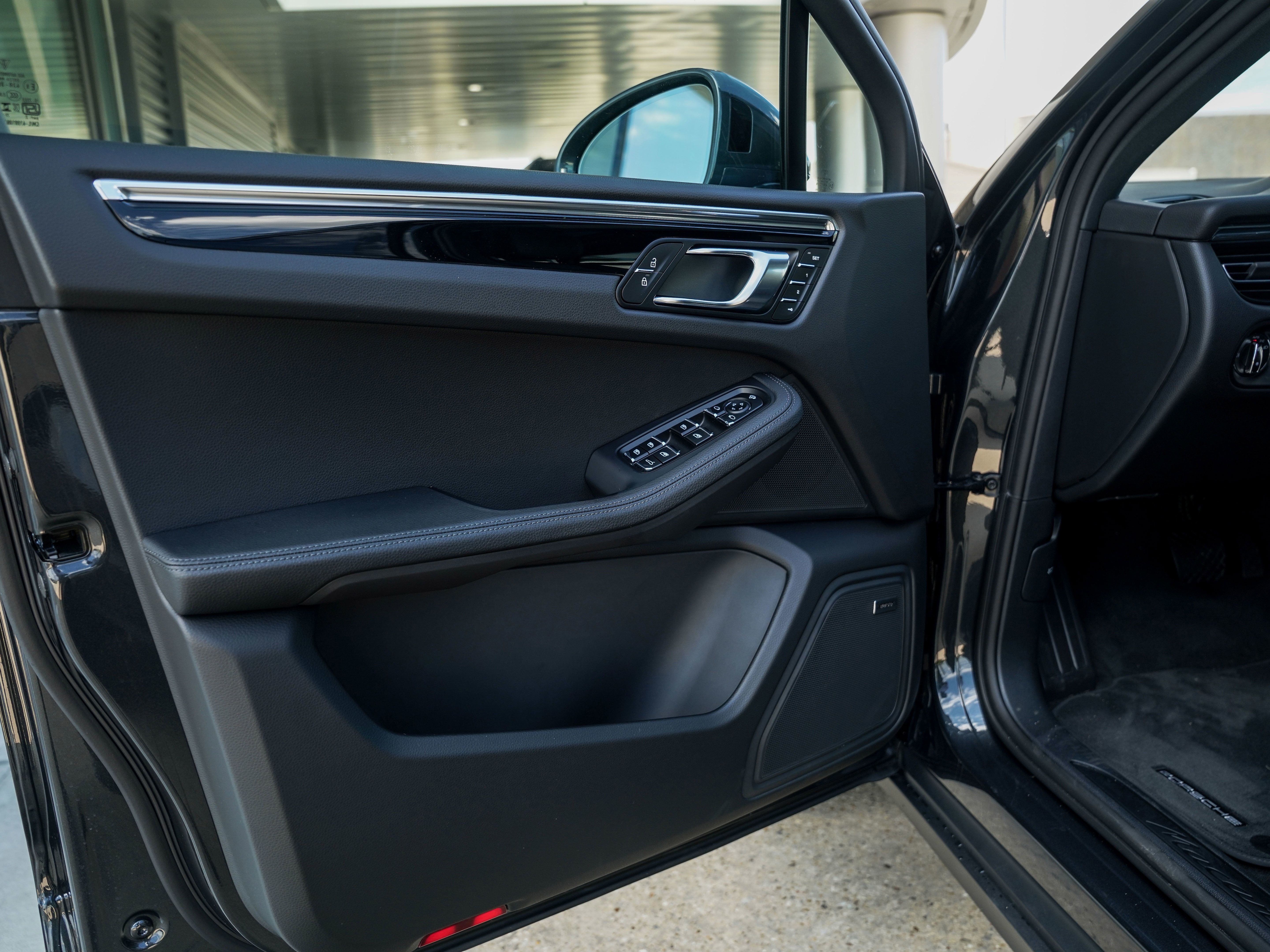 Certified 2026 Porsche Macan AWD/4WD image 16