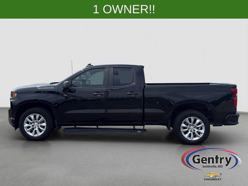 Used 2020 Chevrolet Silverado 1500 Custom w/ Custom Value Package RWD image 3