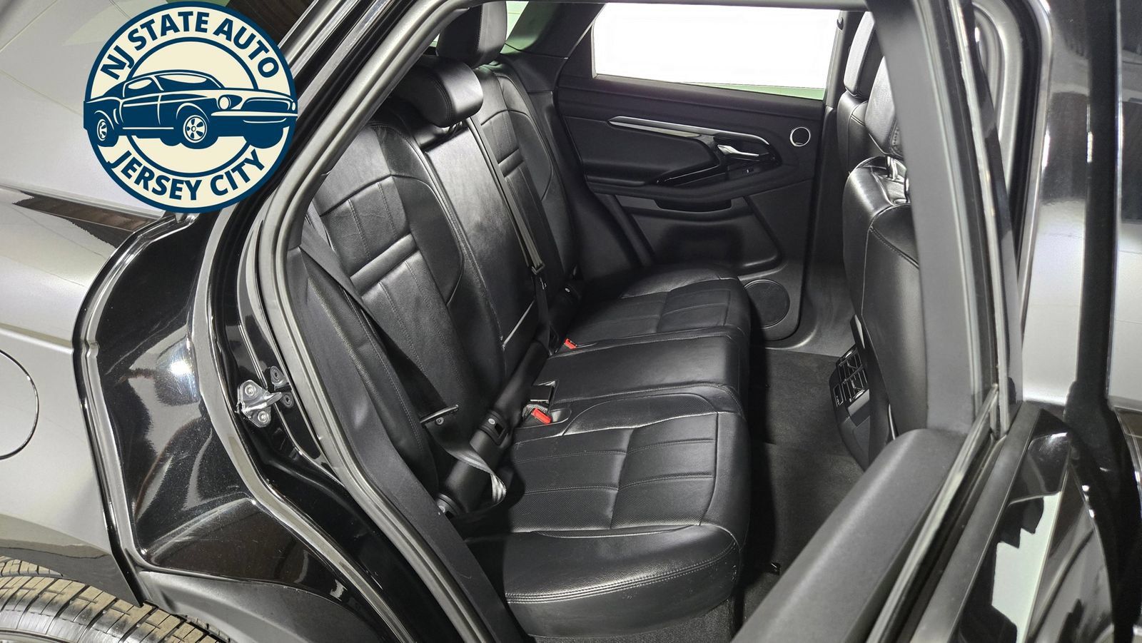 Used 2022 Land Rover Range Rover Evoque SE AWD/4WD image 36