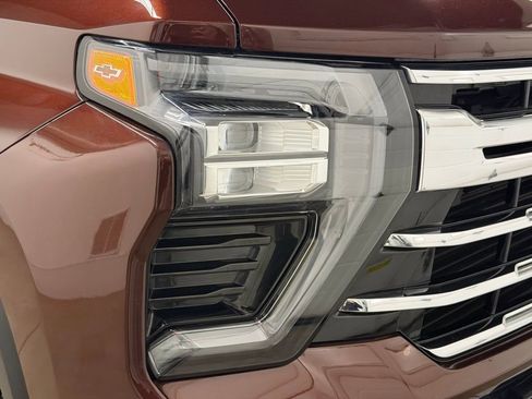 Certified 2024 Chevrolet Silverado 2500 LTZ w/ LTZ Premium Package image 23