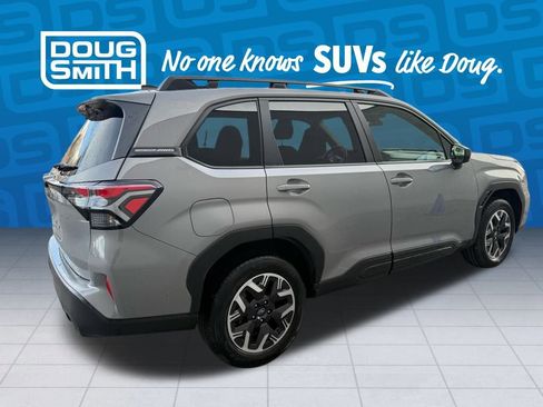 Used 2025 Subaru Forester Premium image 3