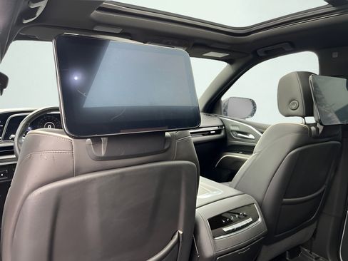 Used 2021 Cadillac Escalade Sport RWD image 22
