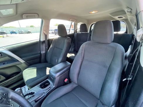 Used 2018 Toyota RAV4 LE w/ All Weather Liner Package AWD/4WD image 17