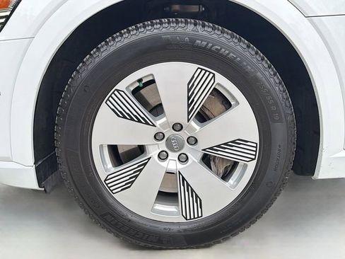 Used 2019 Audi e-tron Prestige image 43