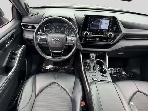Used 2021 Toyota Highlander XSE AWD/4WD image 14