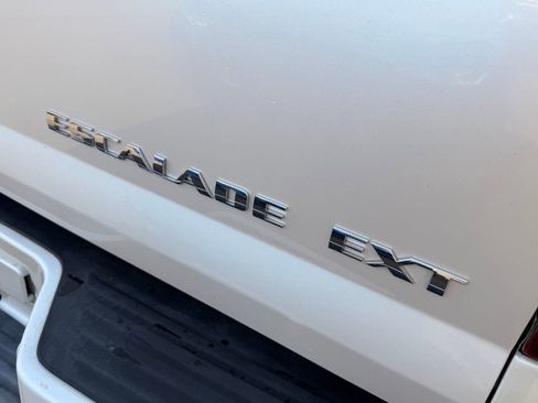 Used 2008 Cadillac Escalade EXT image 10