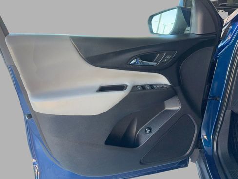 Used 2023 Chevrolet Equinox LT w/ Driver Convenience Package image 16