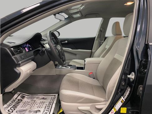 Used 2013 Toyota Camry LE FWD image 25