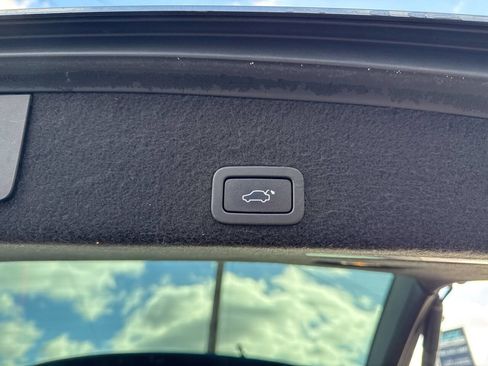 Used 2017 Volvo XC60 T5 Dynamic w/ Preferred Option Package image 7