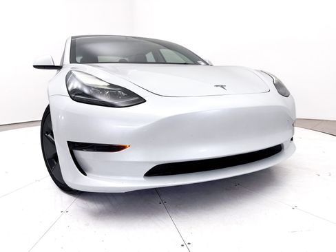 Used 2023 Tesla Model 3 Standard Range RWD image 7