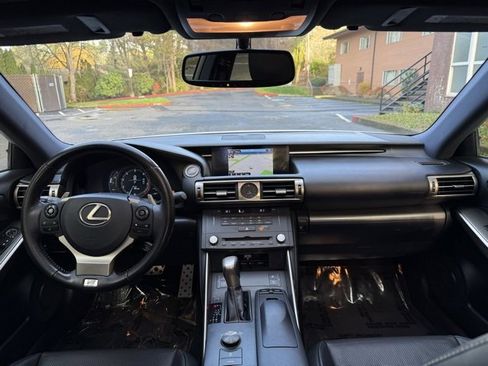 Used 2016 Lexus IS 350 image 10