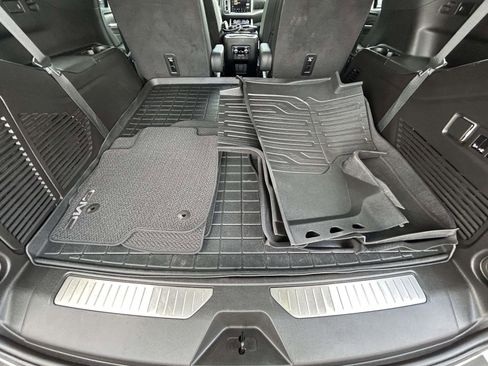 Used 2023 GMC Yukon Denali AWD/4WD image 13