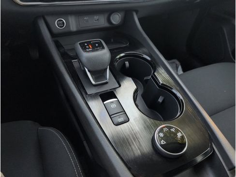 Used 2023 Nissan Rogue S image 20