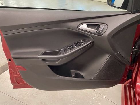 Used 2015 Ford Focus SE w/ SE Sport Package FWD image 22