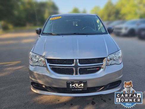 Used 2017 Dodge Grand Caravan SE FWD image 8