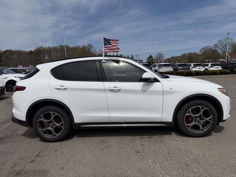 Used 2022 Alfa Romeo Stelvio Ti w/ Active Assist Plus Package AWD/4WD image 33