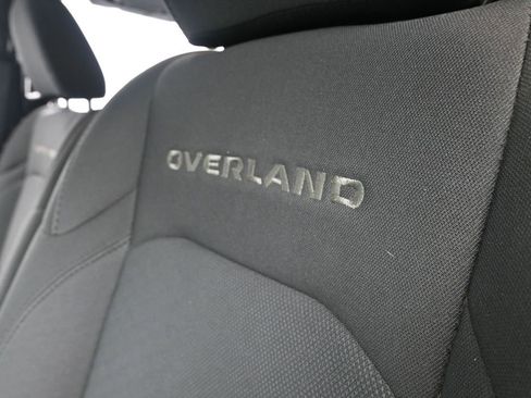 Used 2023 Jeep Gladiator Overland image 17