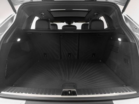 Used 2025 Porsche Cayenne image 16