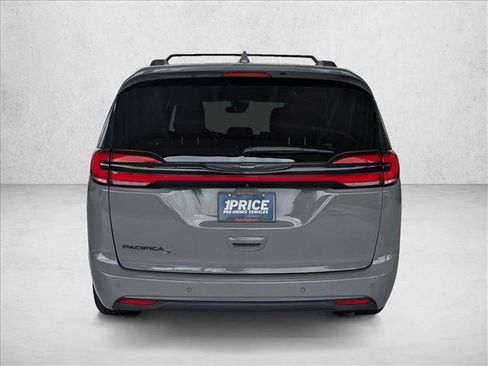 Used 2021 Chrysler Pacifica Touring-L w/ S Appearance Package FWD image 7