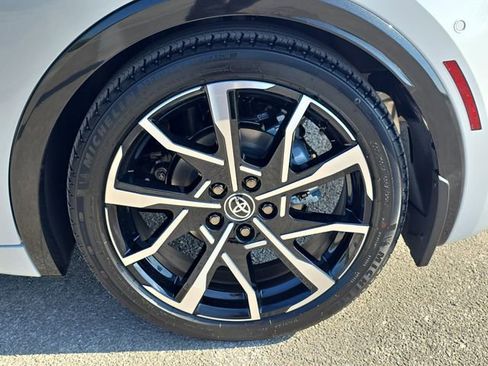 New 2026 Toyota Prius Plug-In Hybrid FWD image 34