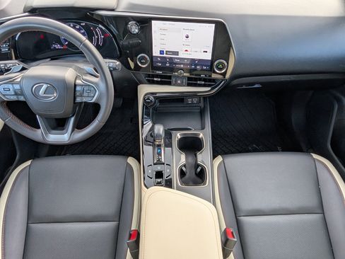 Used 2023 Lexus NX 250 FWD image 7