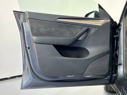 Used 2023 Tesla Model Y Long Range image 28