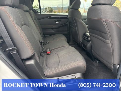 Used 2024 Honda Pilot Sport image 11