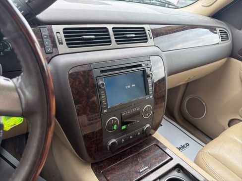 Used 2009 GMC Yukon XL Denali image 33