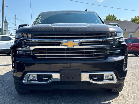 Used 2019 Chevrolet Silverado 1500 High Country w/ Technology Package AWD/4WD image 9
