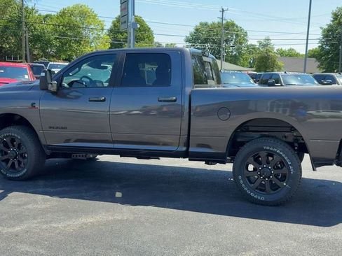 New 2026 RAM 2500 Laramie AWD/4WD image 4