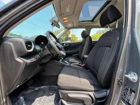 Used 2026 Hyundai Venue SEL FWD image 19