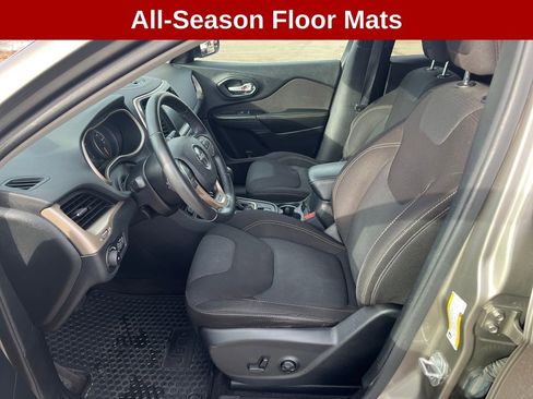 Used 2016 Jeep Cherokee Latitude w/ Safety/Convenience Group image 11