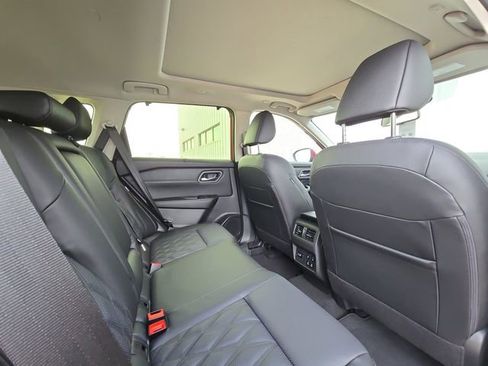 New 2026 Nissan Rogue Platinum image 28