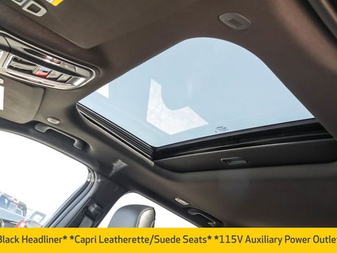 New 2025 Jeep Grand Cherokee Altitude image 8