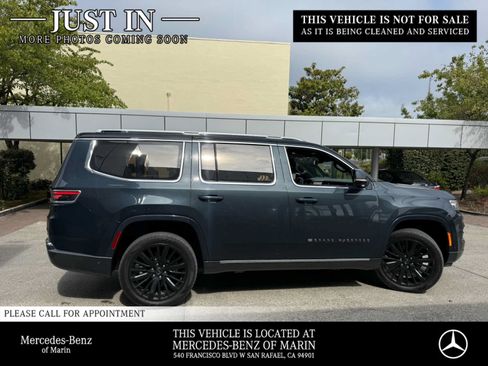 Used 2022 Jeep Grand Wagoneer Series III w/ Rear Seat Video Group 1 AWD/4WD image 5